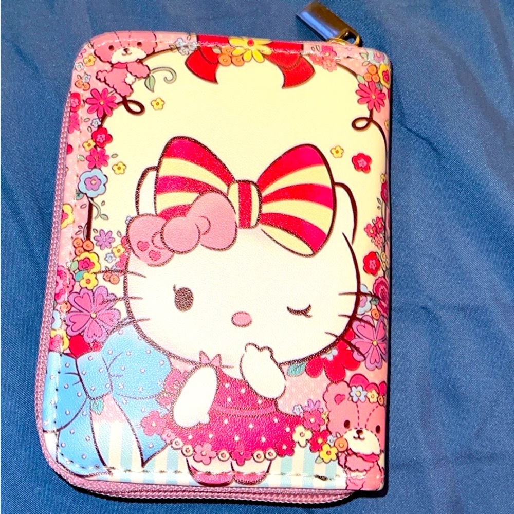 Sanrio print wallet.